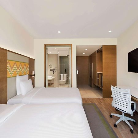 Novotel Guwahati Gs Road Eksteriør bilde