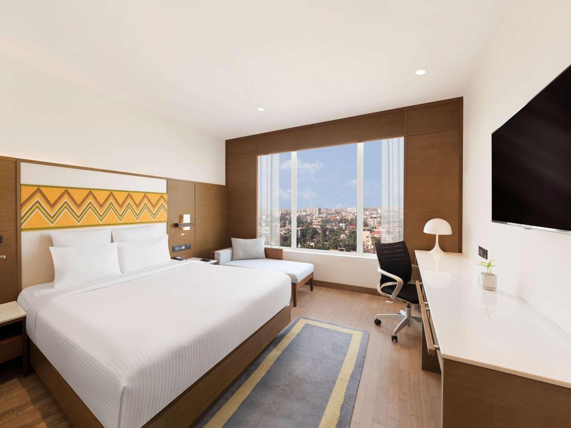 Novotel Guwahati Gs Road Eksteriør bilde
