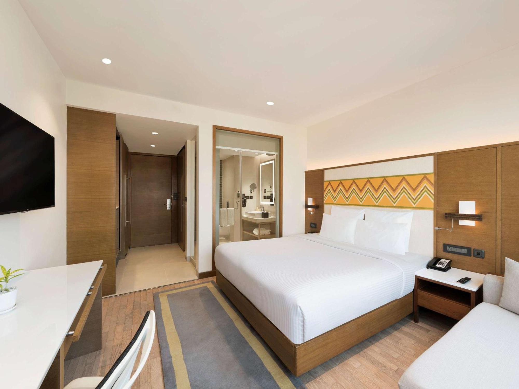 Novotel Guwahati Gs Road Eksteriør bilde