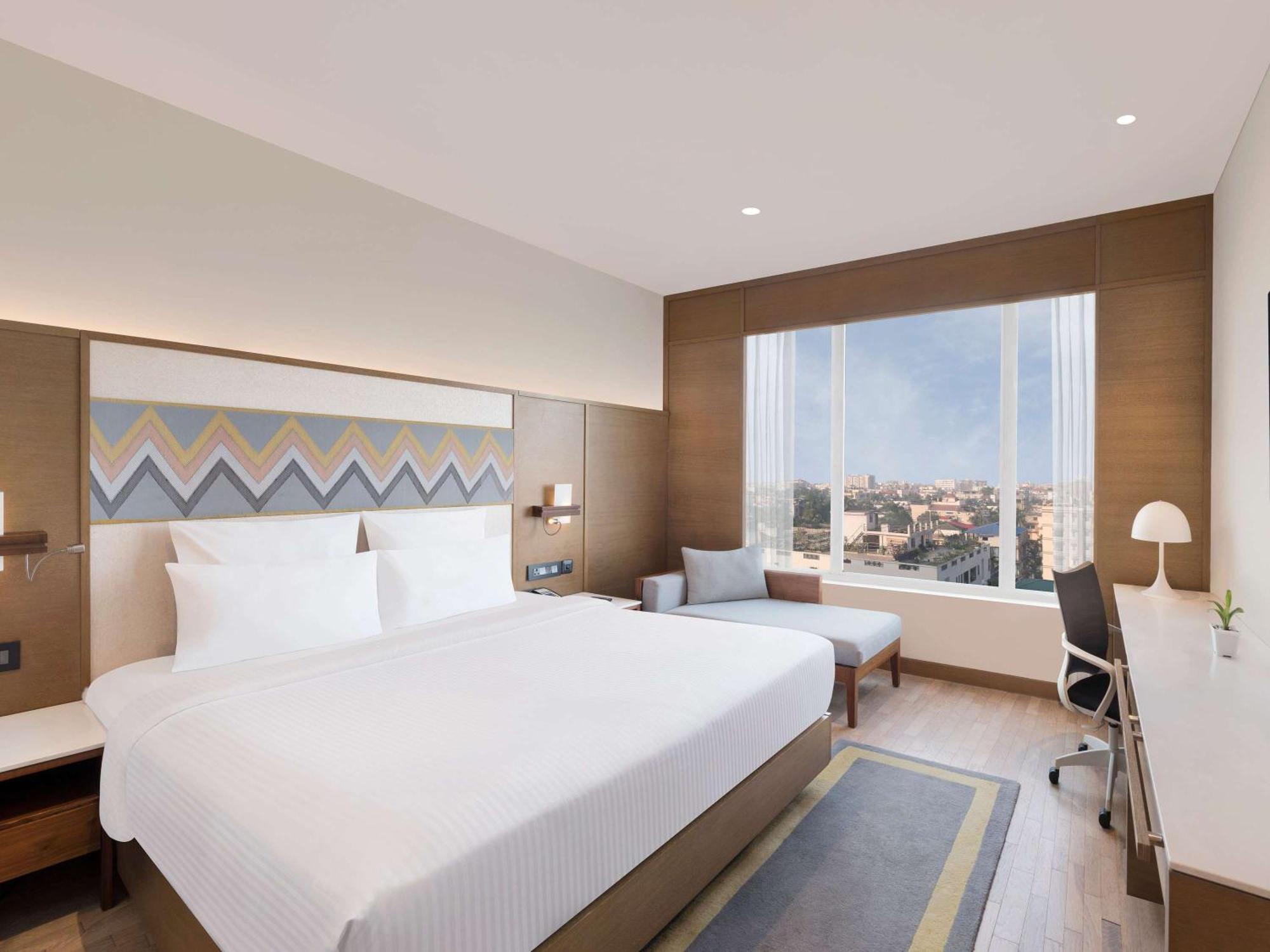 Novotel Guwahati Gs Road Eksteriør bilde